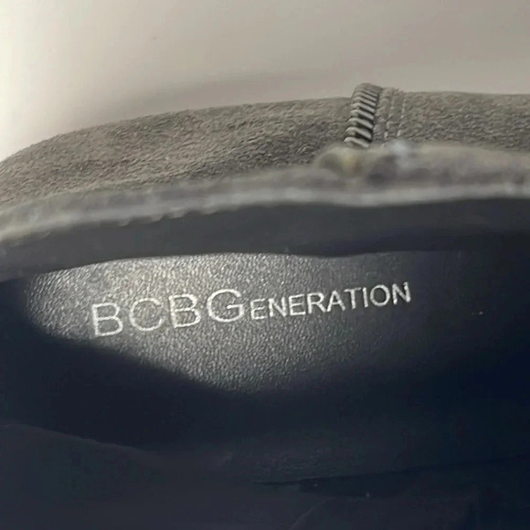 BCBGeneration Suede Leather Gray Ankle Booties Women's Size 7.5 - Picture 5 of 8